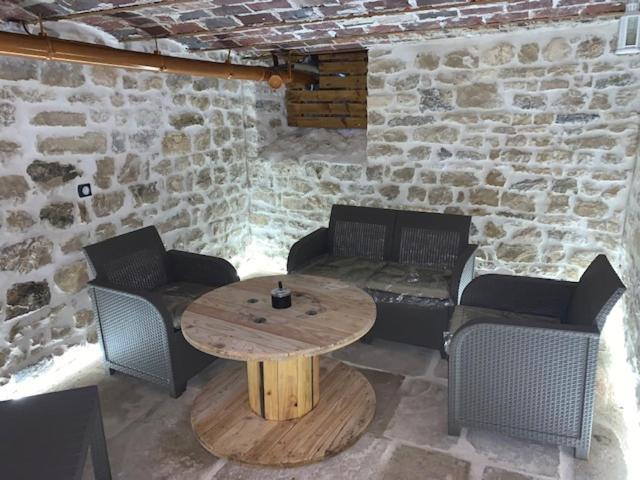 Maison Face A La Cathedrale Bourges Exterior photo